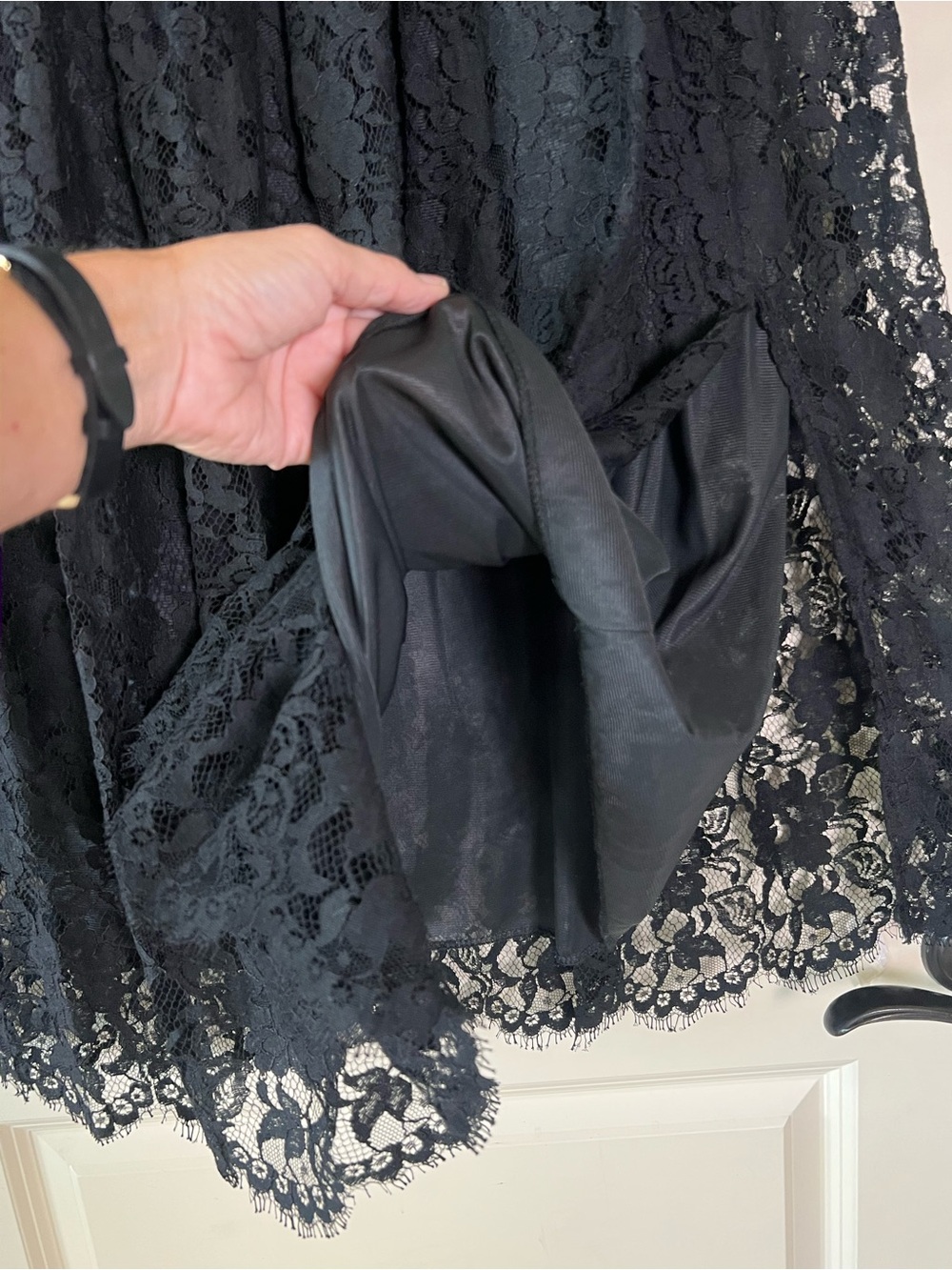 Vintage Cristina Maxx Black Lace Maxi Skirt Side Slit Lined Scallop Trim Large - Picture 3 of 11